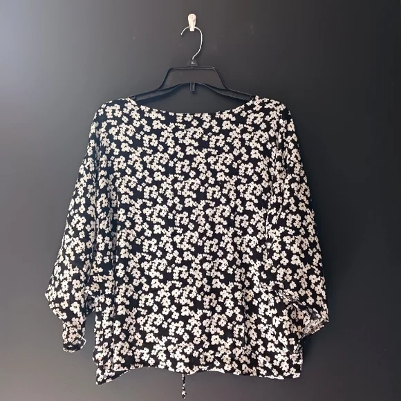 Rue 21 XL floral shirt - Picture 3 of 3